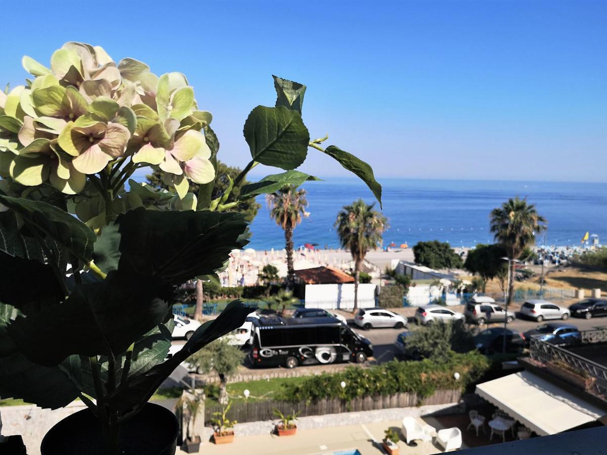 Appartement Taormina By The Sea à Mazzeo Extérieur photo